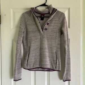 North Face Women‘s Fleece Hoodie Size S